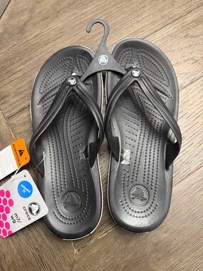 Crocs Sporty Relaxed Fit Unisex Black Racing Whute Line Size M/7 W/9 NWT